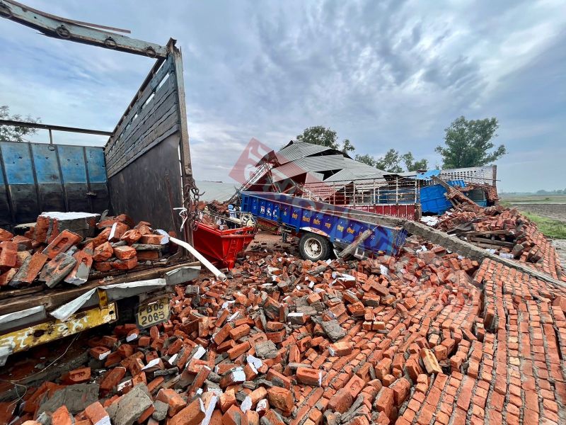 Gurdaspur: Shed blown away due to strong storm in 'Kot Khan Muhamad' village, Loss of Lakhs

