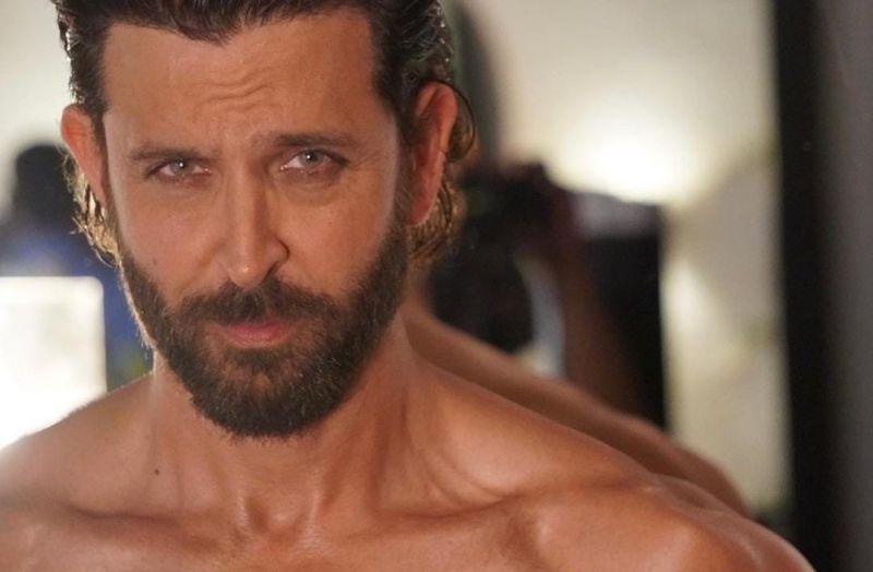 Hrithik Roshan Sets Hearts Ablaze with Sizzling Pictures