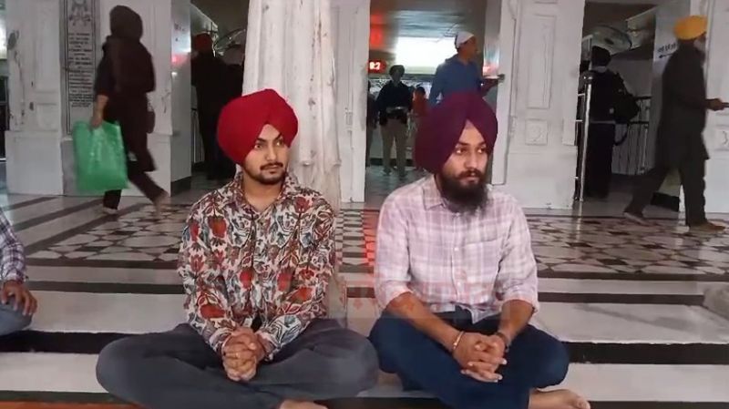 Punjabi Singer Amar Sehmbi Pays Obeisance at Golden Temple, Amritsar