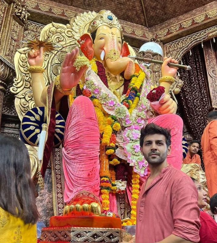 Sneak Peek into Ganesh Chaturthi Celebrations of Celebrities
