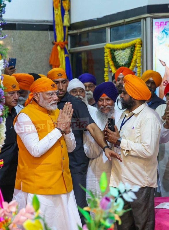 Gurpurab 2023: PM Modi Pays Obeisance at Ameerpet Gurudwara Sahib in Hyderabad 