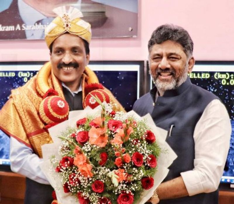 After Chandrayan-3's Successful Soft Landing on the Moon, Karnataka Dy CM D.K. Shivakumar met ISRO Chairman S. Somnath 