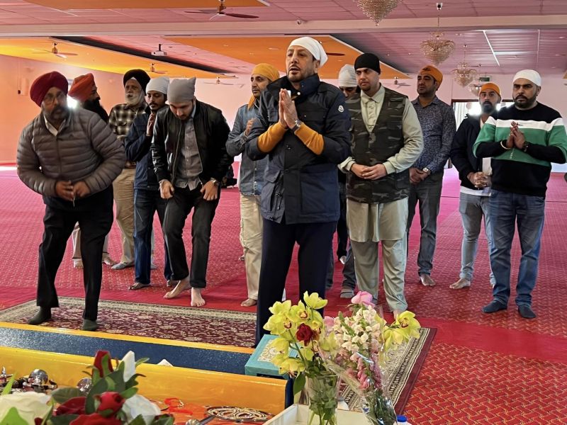 Punjabi Singer Gurdas Maan Pays obeisance at Takanini Gurdwara Sri Kalgidhar Sahib (Auckland)