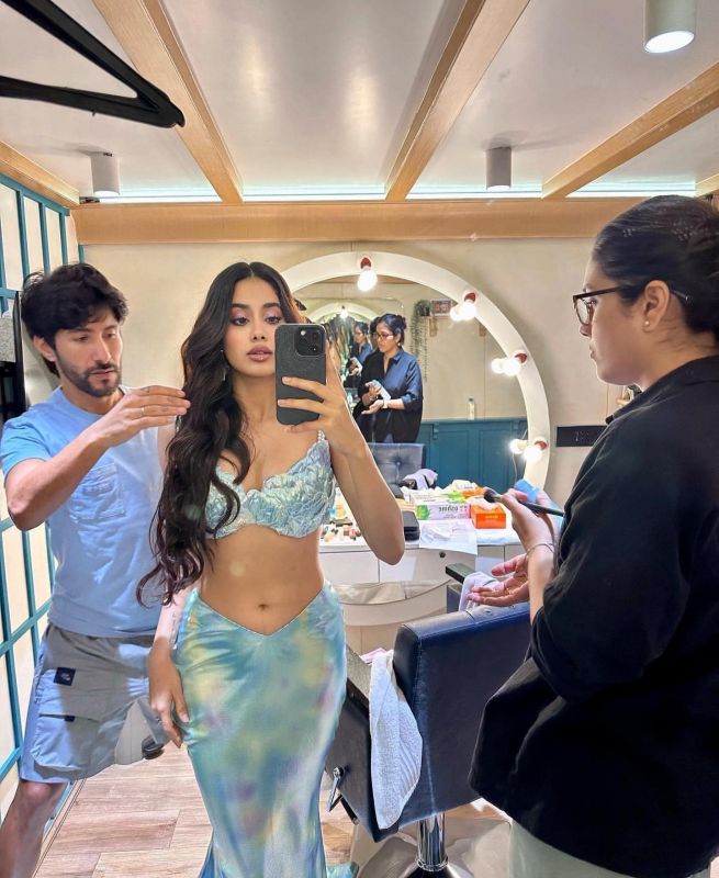 Janhvi Kapoor transforms into a mermaid princess for promotion of 'The Little Mermaid' 
