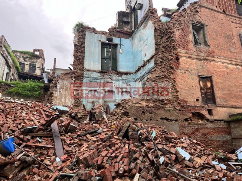 Amritsar: 200-Year-Old Palace Built During Maharaja Ranjit Singh's Reign Collapses in heavy Rain