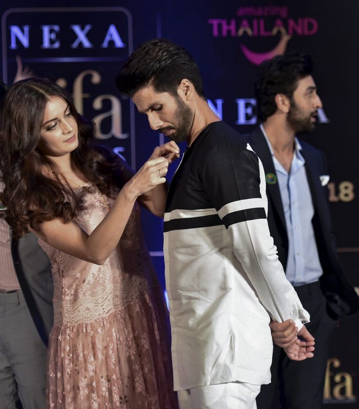 Bollywood Actors Dia Mirza and Shahid Kapoor Pose for a Photo During a Press Confrence for 19th edition of IIFA Weekend Awards 2018