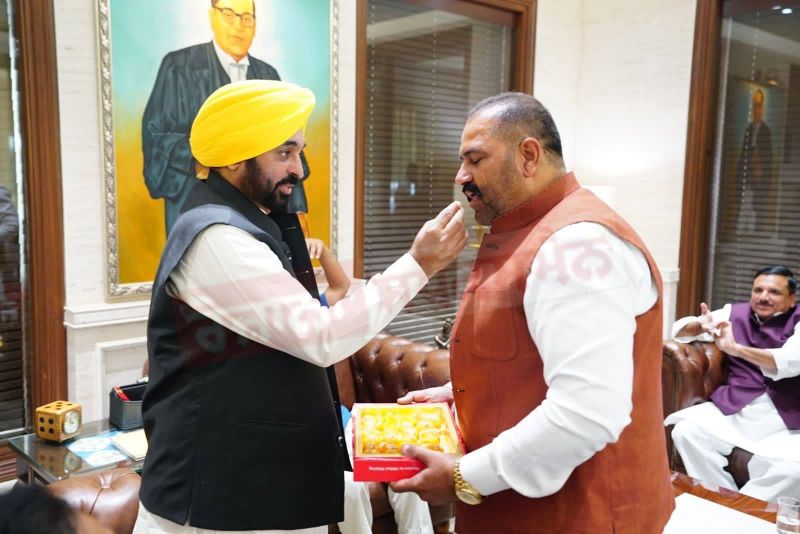 CM Mann & CM Kejriwal Congratulates Sushil Rinku for Landslide Victory in Jalandhar By-Polls 
