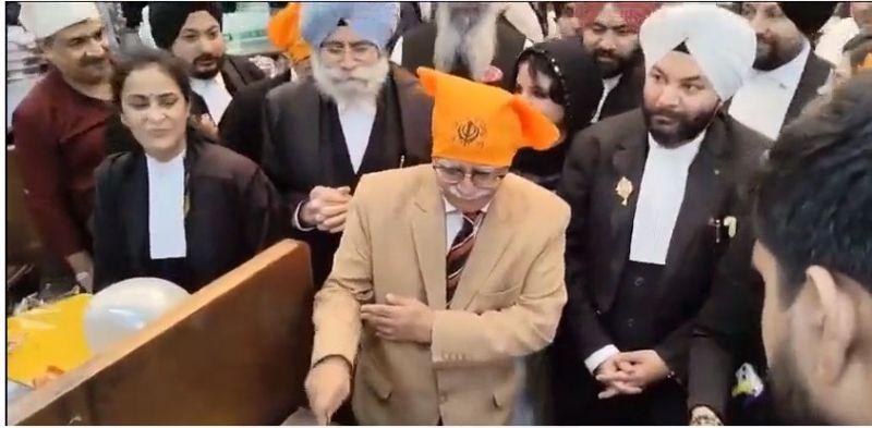 Gurpurab 2023: Langar organised in Supreme Court, Justice Sanjay Karol & others Leads Langar Service