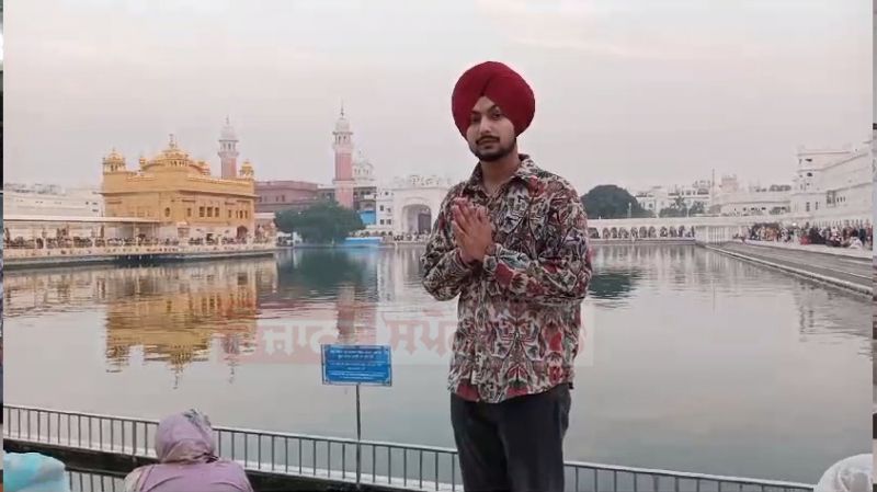 Punjabi Singer Amar Sehmbi Pays Obeisance at Golden Temple, Amritsar