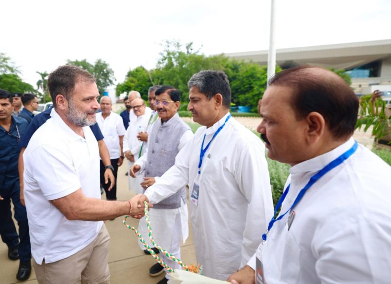 Leader of the Opposition, Shri Rahul Gandhi, receives a warm welcome at Patna Airport in Bihar.