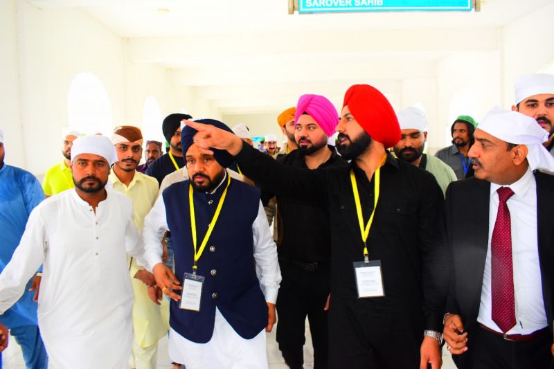 Punjabi Actors Gippy Grewal, Karamjit Anmol & Binnu Dhillon Pays Obeisance at Sri Kartarpur Sahib Narowal (Pakistan)