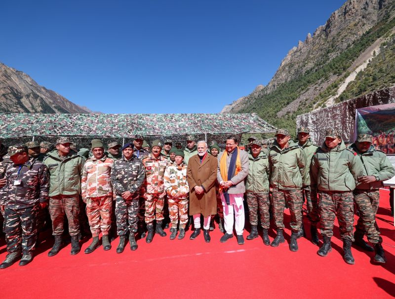 PM Modi Encounters Uttarakhand's Army Personnel During Official Visit