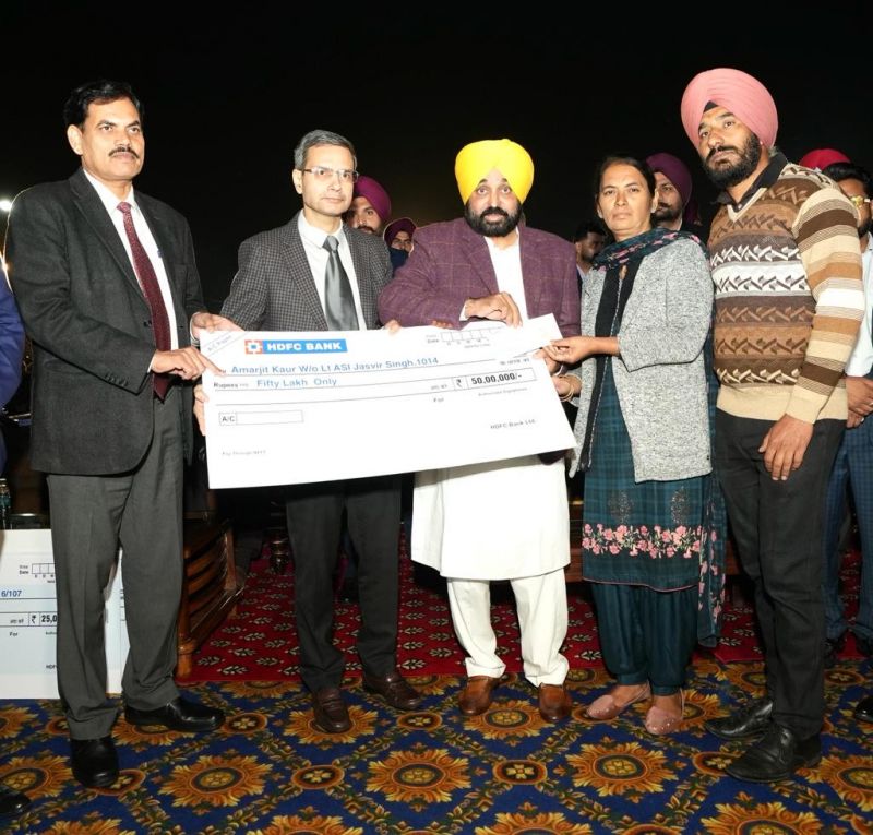 CM Bhagwant Maan Inaugurates ‘Guldasta 2023’ Event organized by Punjab Police and PFTAA. Ex-Gratia cheques were handed over to families of police personnel who sacrificed their lives during duty.