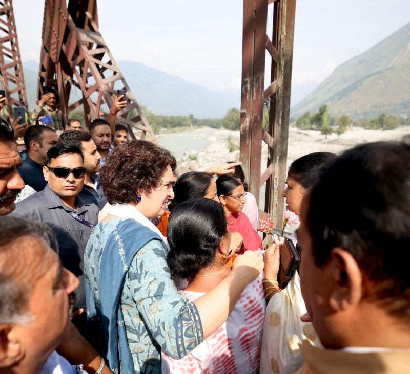 Congress General Secretary Priyanka Gandhi Offers Condolences & Support to Natural Disaster Victims in Kullu