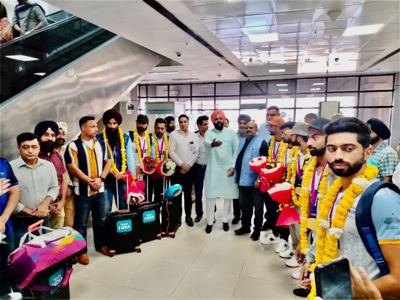 Victorious Indian Hockey Team Receives Warm Welcome in Amritsar after Securing Gold in Asian Games 2023