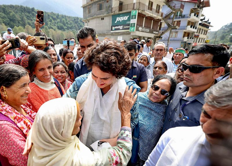 Congress General Secretary Priyanka Gandhi Offers Condolences & Support to Natural Disaster Victims in Kullu