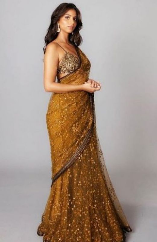 Suhana Khan Looks Drop-Dead Gorgeous in Saree