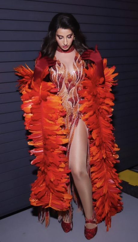 Nora Fatehi Makes Heads Turn with her Sizzling Look at IIFA 2023 