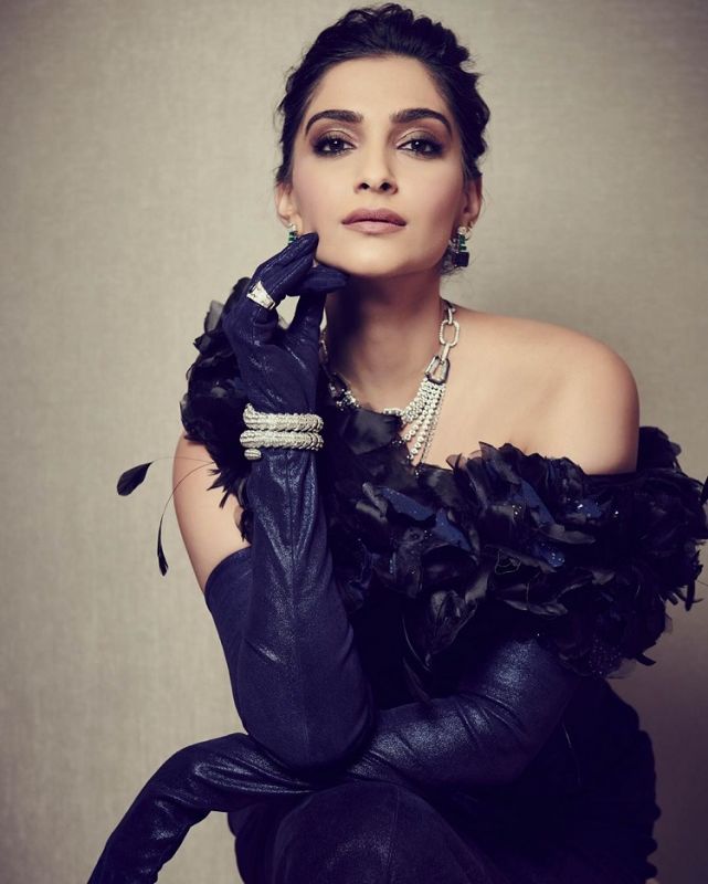 Sonam Kapoor looks stunning in latest photo shoot