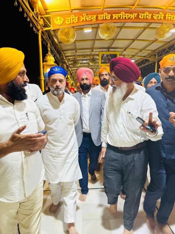 Rahul Gandhi Joined Palki Sahib Sewa Service at Sachkhand Sri Harmandir Sahib