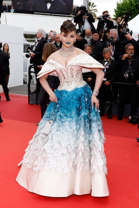 Urvashi Rautela Charms in a Cream-Blue Gown with Blue Lipstick at Cannes 2023, Look Reminds Fans of Aishwarya Rai
