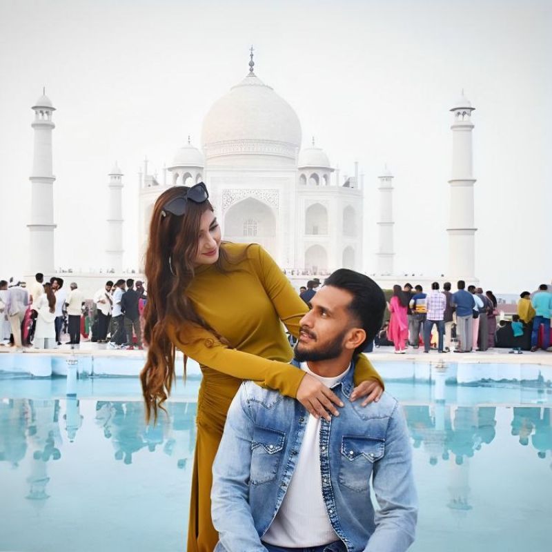 In Pics: Pakistani Cricketer Hasan Ali Explores the Magnificence of Taj Mahal Alongside Wife