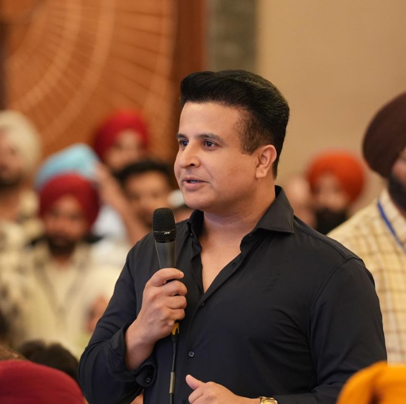 Punjab Chief Minister Bhagwant Mann and Delhi CM, AAP Convener Arvind Kejriwal Held Discussions with Industrialists in Ludhiana. They reiterated the commitment to provide comfortable environment to the industries in the state.
