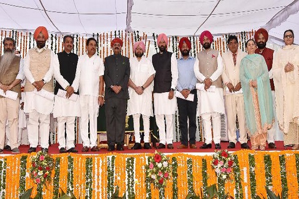 9 Punjab ministers sworn in amid heartburn 9 Punjab ministers sworn in amid heartburn